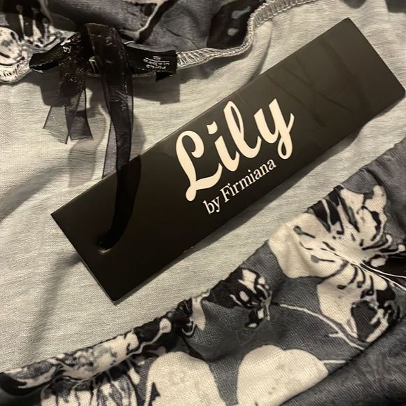 Lily NWT stretchy silky maxi skirt with side slits Asian inspired orchid… - Picture 4 of 5